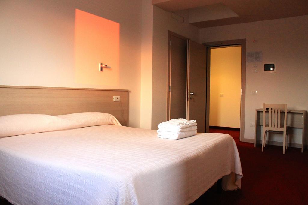 Park Hotel Italia Tezze sul Brenta Exterior foto