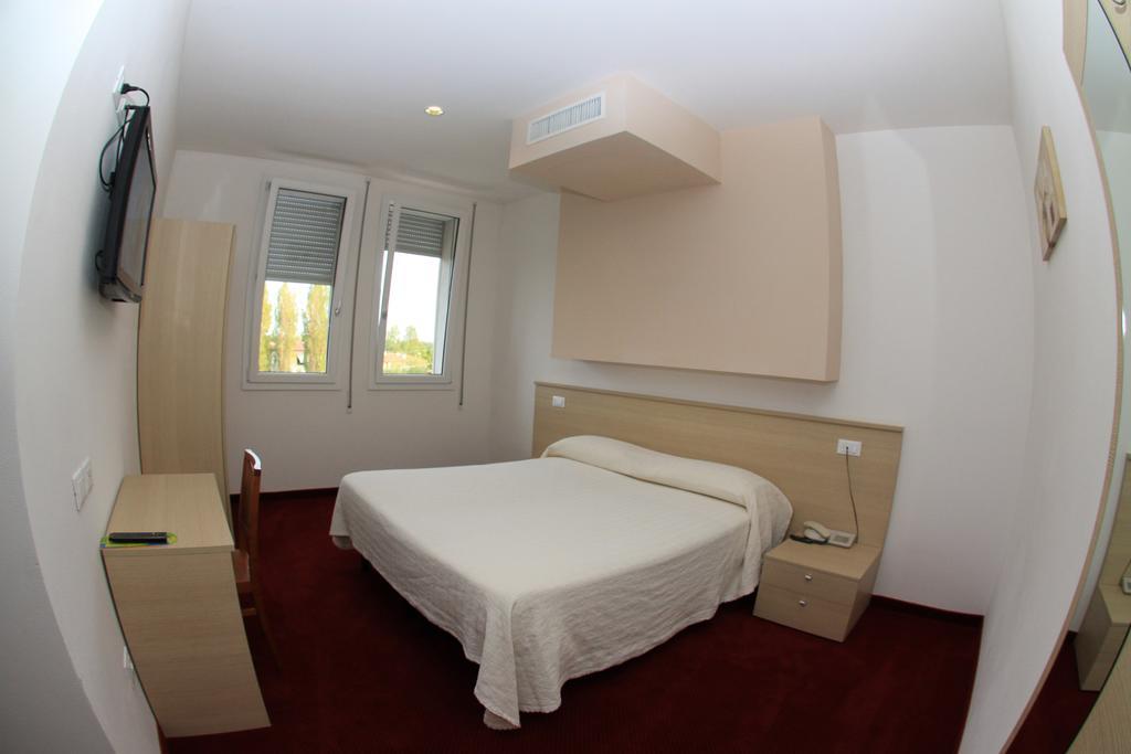 Park Hotel Italia Tezze sul Brenta Zimmer foto